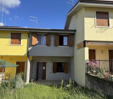 Villa a schiera centrale In vendita